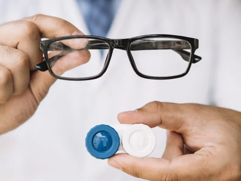 Contact Lenses vs. Eyeglasses: Choosing the Right Option for You